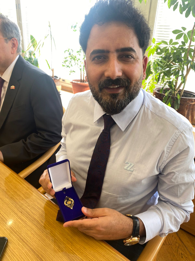 Dr. Jaan Nissar Кашмир Жан Индия